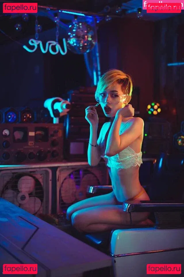 EmotionalBirdy Onlyfans Photo Gallery 