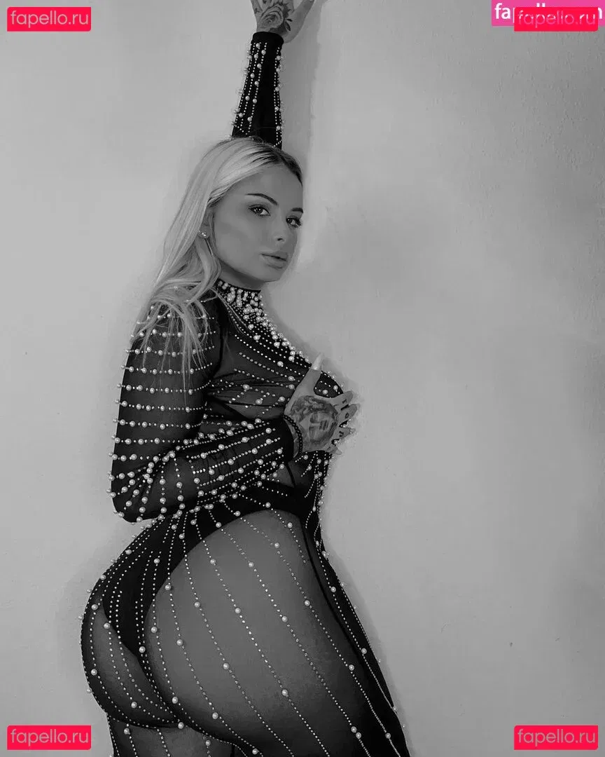 anna_liana Onlyfans Photo Gallery 