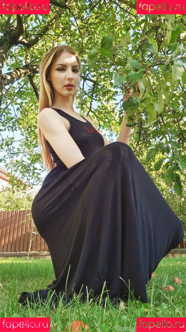 Grimoire Onlyfans Photo Gallery 