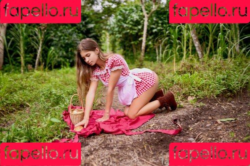 leraferal Onlyfans Photo Gallery 