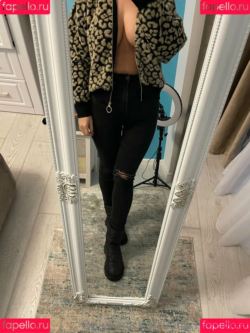 ella.mommy Onlyfans Photo Gallery 