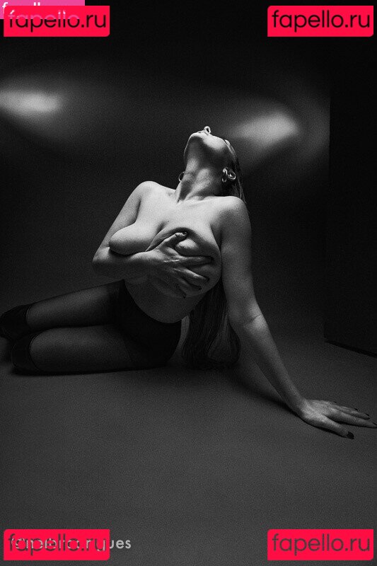 Rebecca M Nude Onlyfans Photo 7