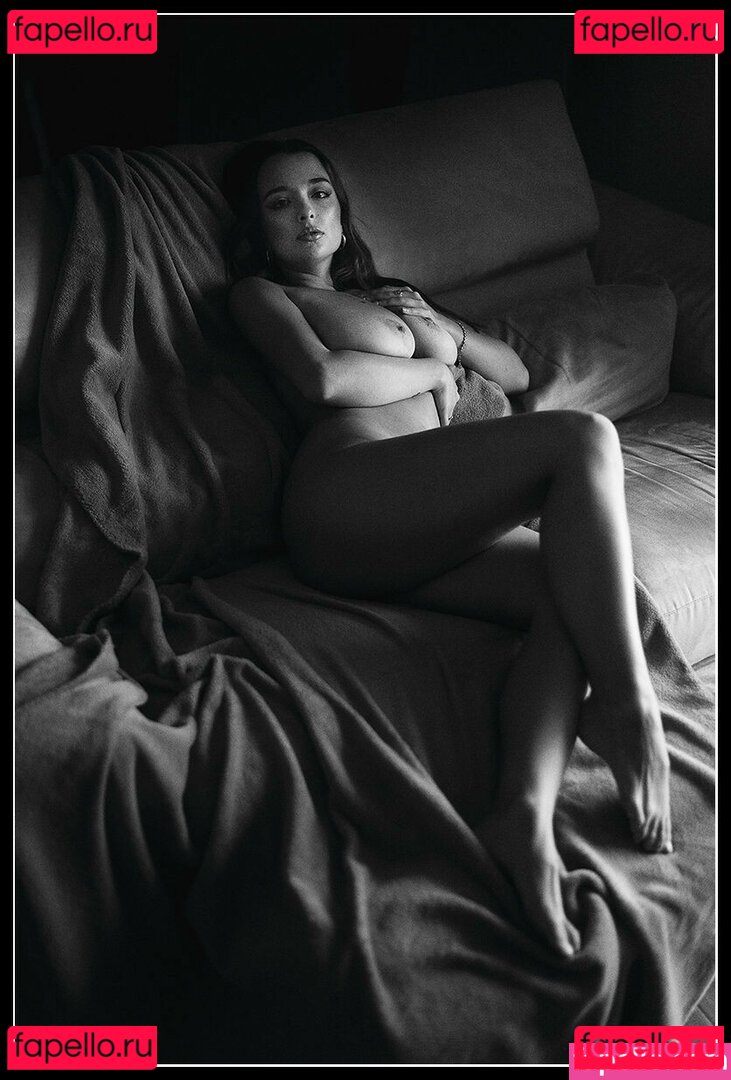 Rebecca M Nude Onlyfans Photo 4