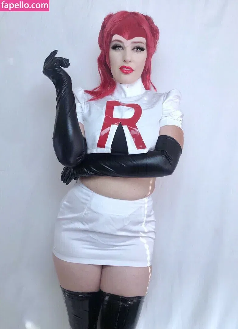 LisaLouWho Onlyfans Photo Gallery 