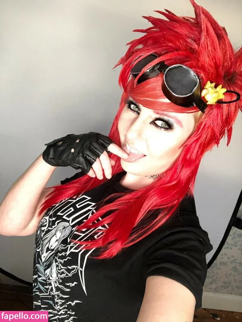 LisaLouWho Onlyfans Photo Gallery 