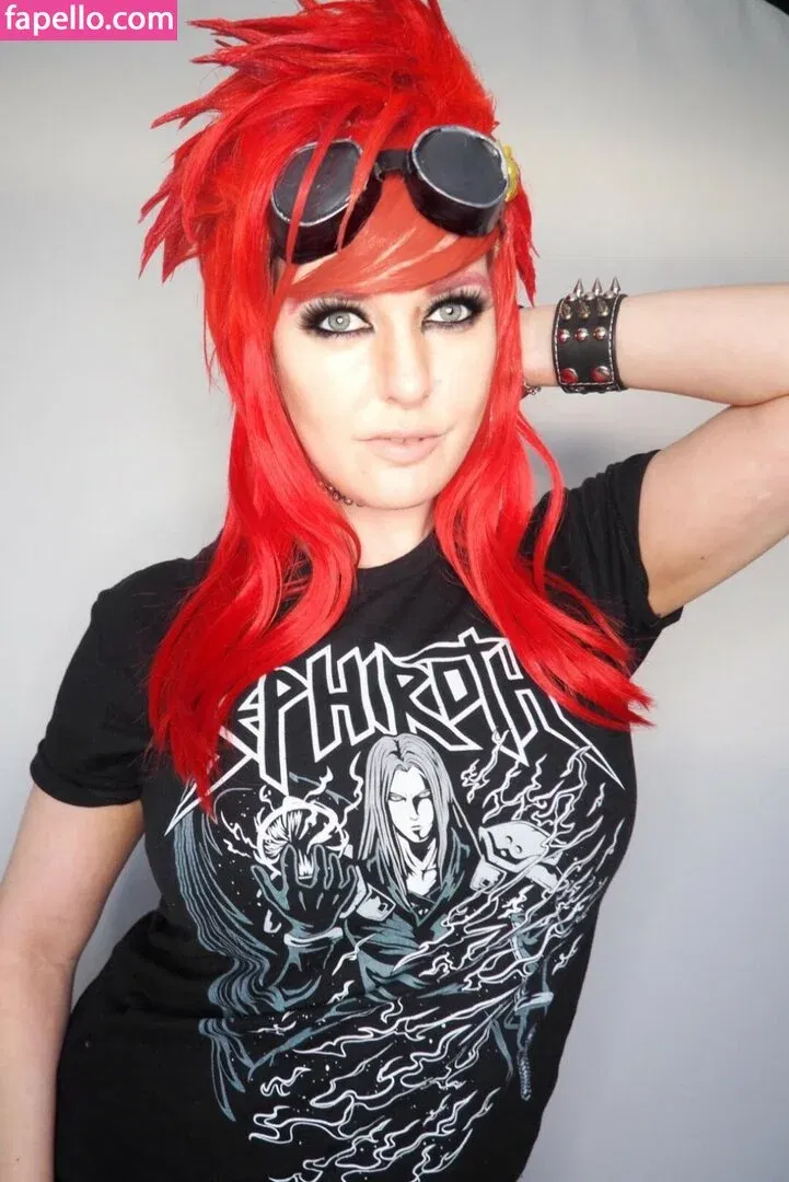 LisaLouWho Onlyfans Photo Gallery 