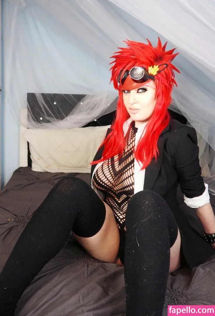 LisaLouWho Onlyfans Photo Gallery 