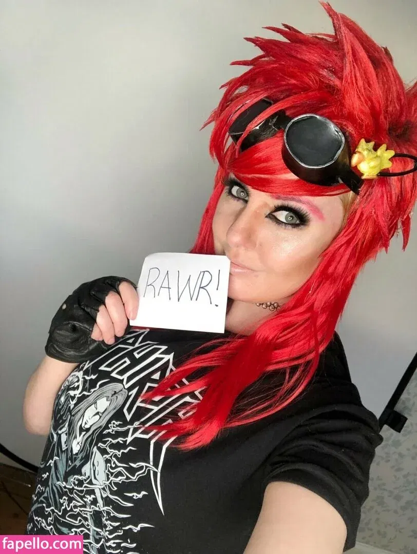 LisaLouWho Onlyfans Photo Gallery 