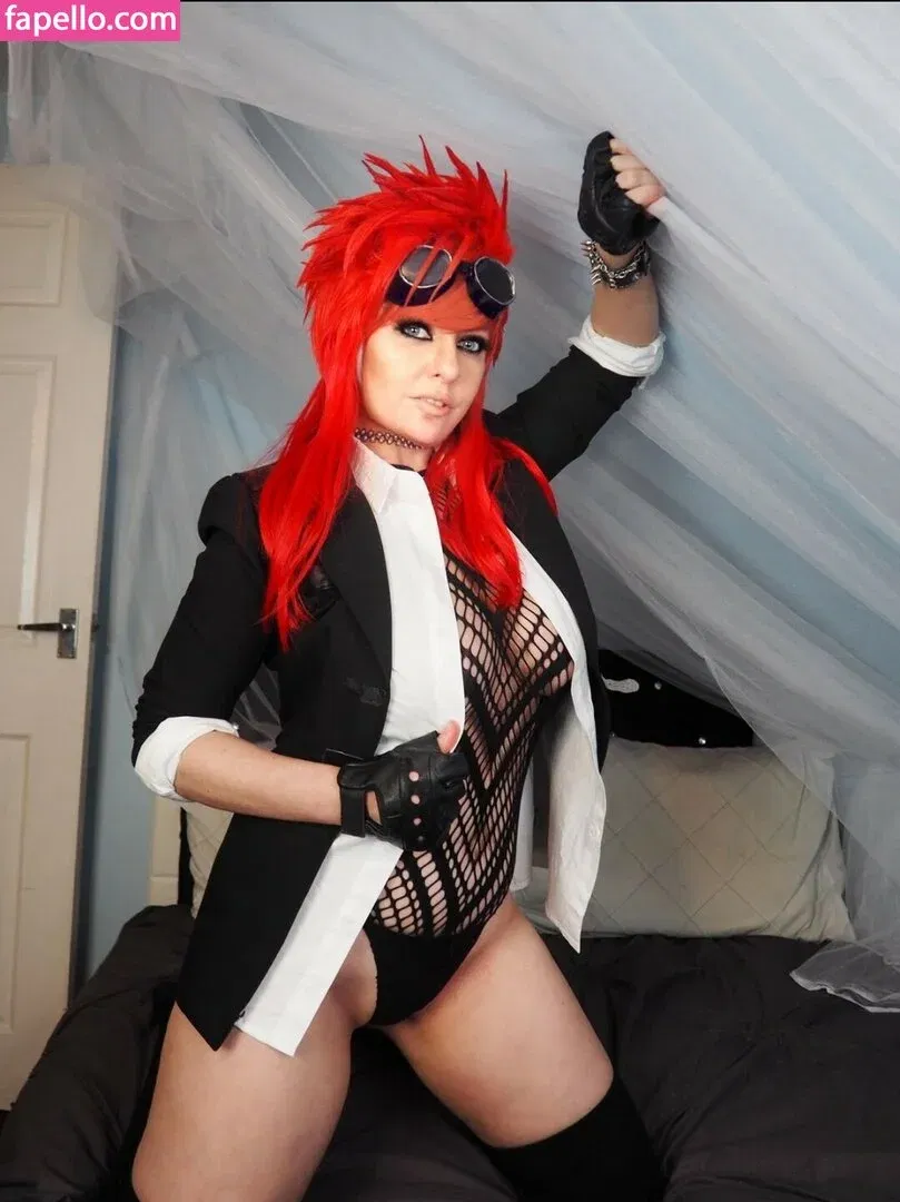 LisaLouWho Onlyfans Photo Gallery 