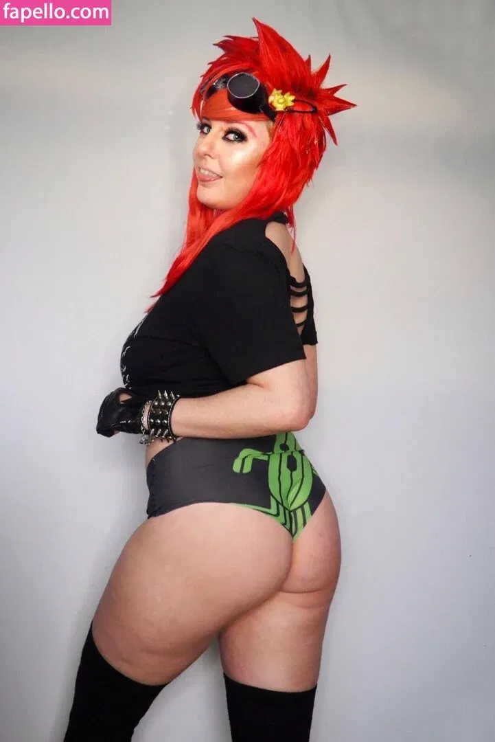 LisaLouWho Onlyfans Photo Gallery 