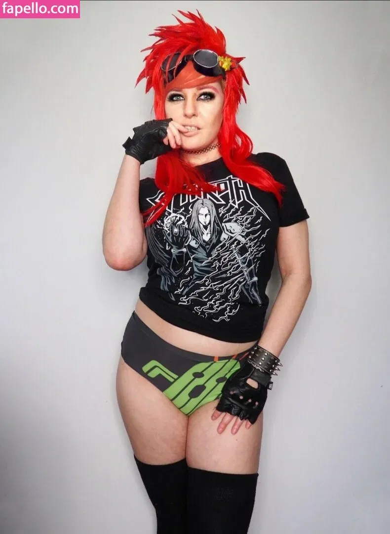 LisaLouWho Onlyfans Photo Gallery 