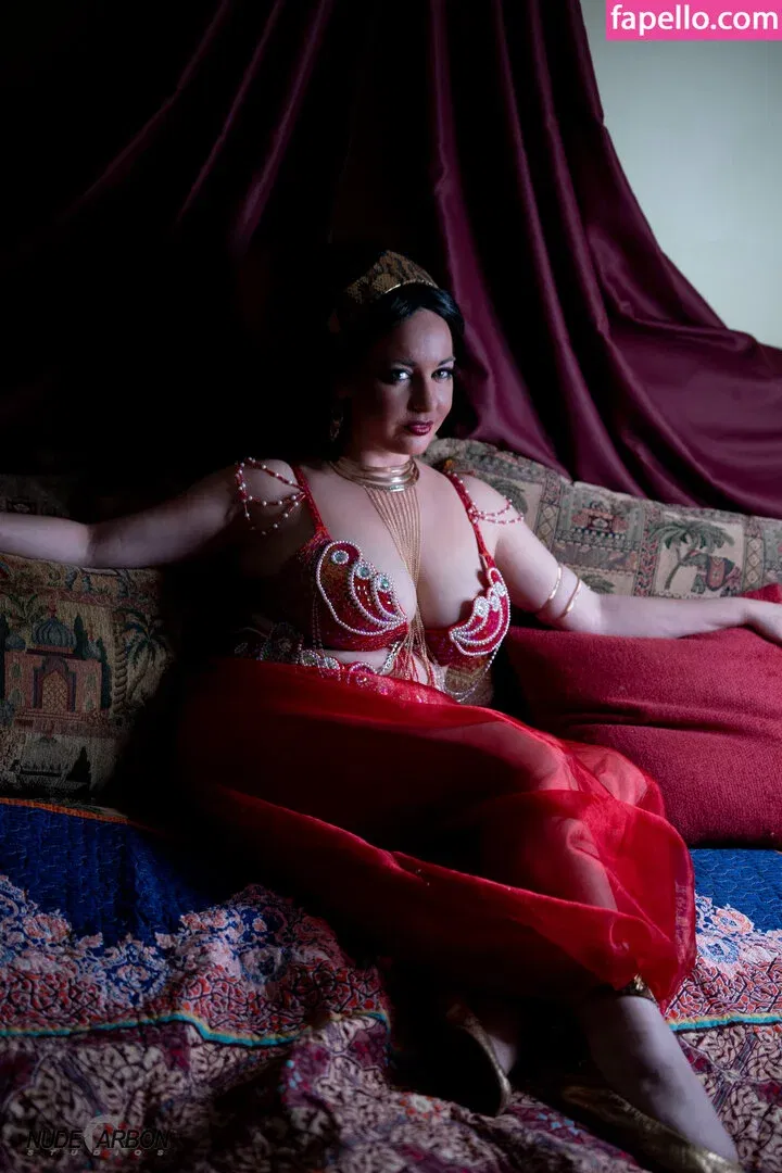 LisaLouWho Onlyfans Photo Gallery 