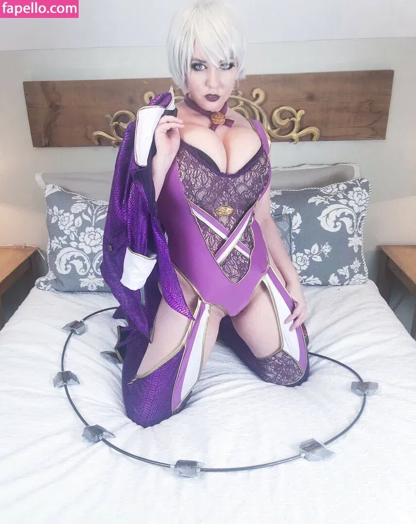 LisaLouWho Onlyfans Photo Gallery 