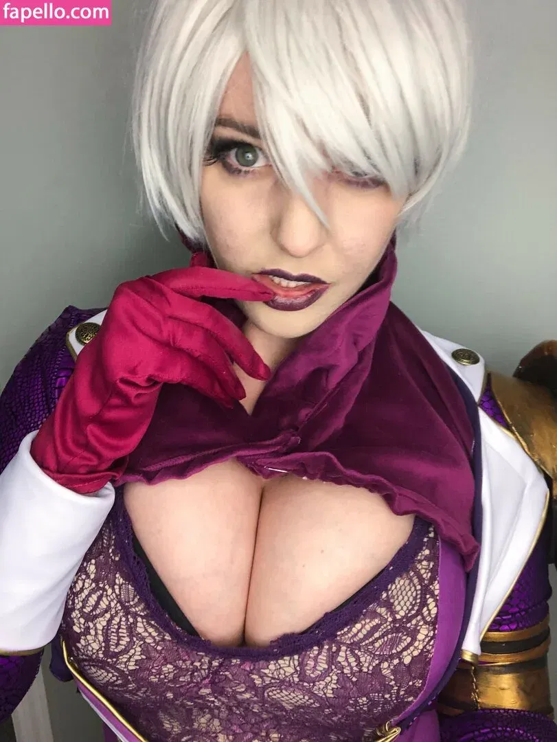 LisaLouWho Onlyfans Photo Gallery 