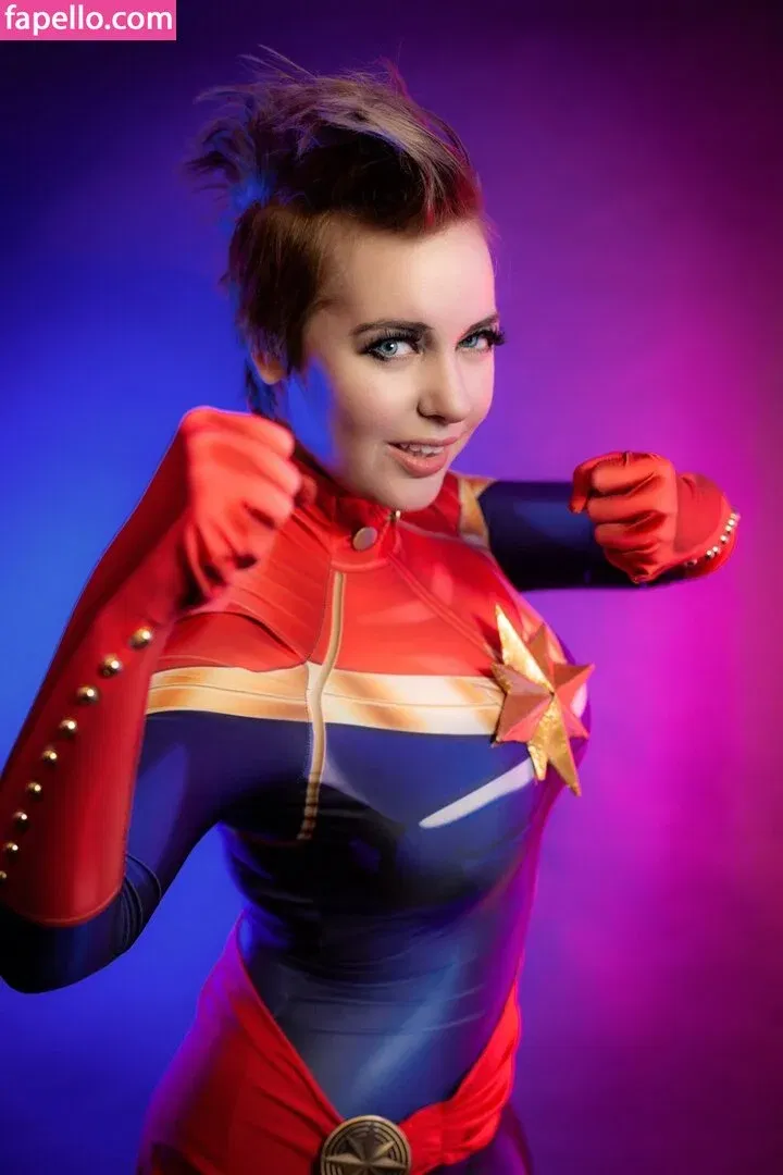 LisaLouWho Onlyfans Photo Gallery 