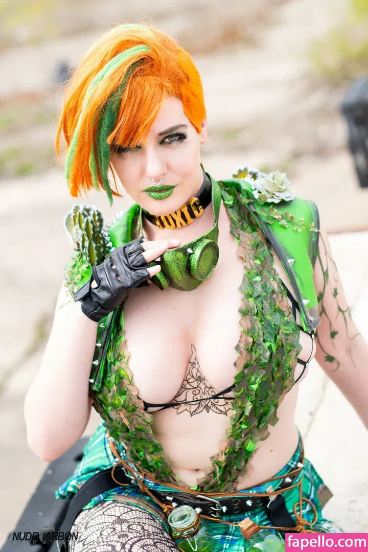 LisaLouWho Onlyfans Photo Gallery 