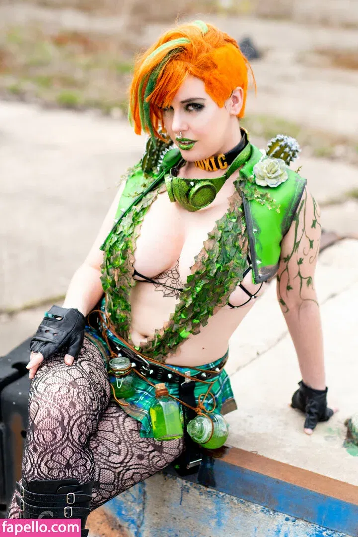 LisaLouWho Onlyfans Photo Gallery 