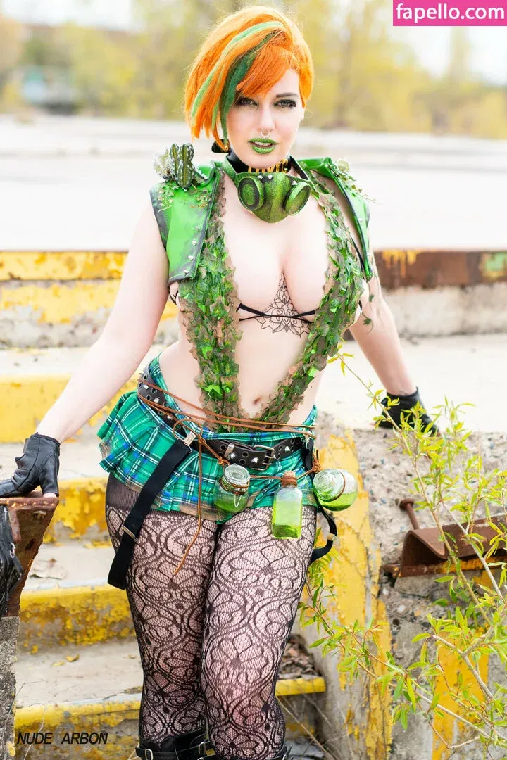 LisaLouWho Onlyfans Photo Gallery 