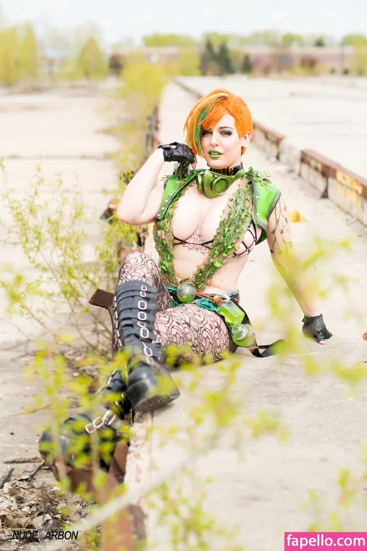 LisaLouWho Onlyfans Photo Gallery 