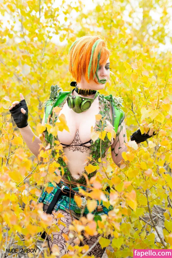 LisaLouWho Onlyfans Photo Gallery 