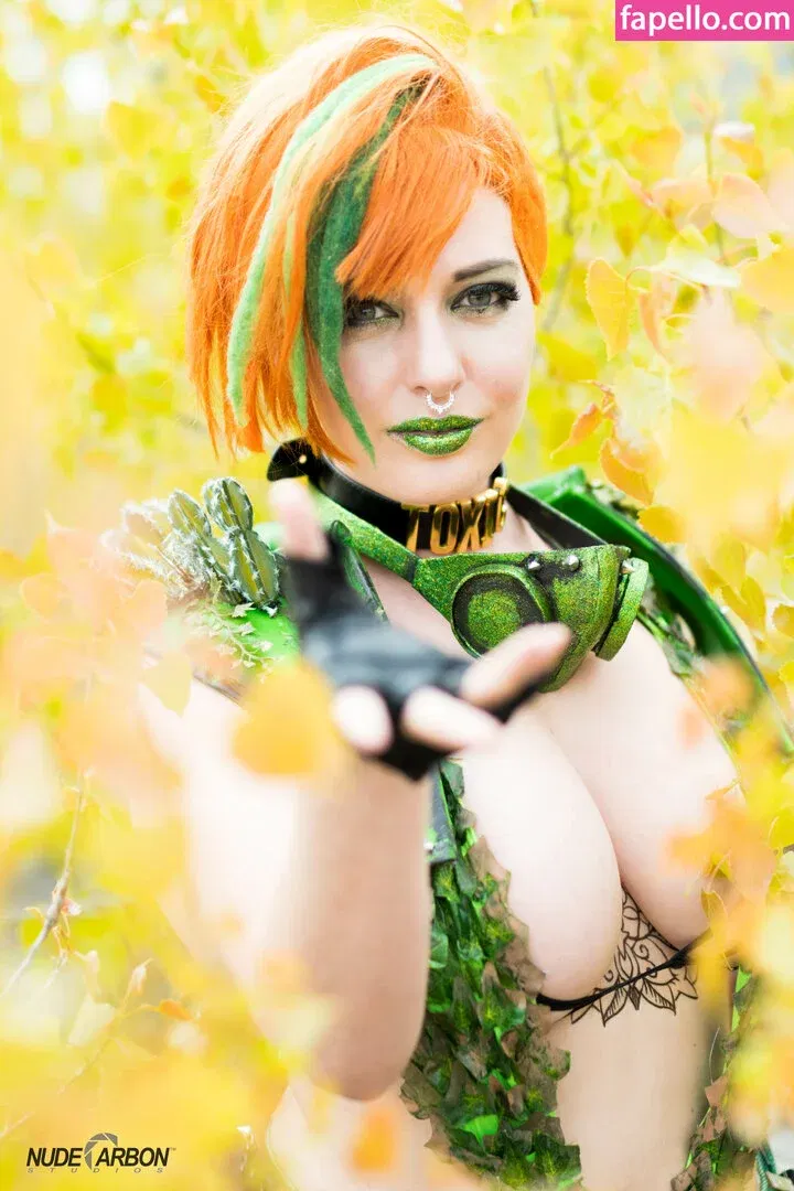 LisaLouWho Onlyfans Photo Gallery 