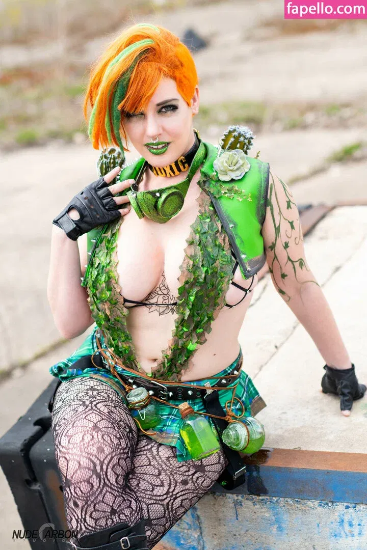 LisaLouWho Onlyfans Photo Gallery 