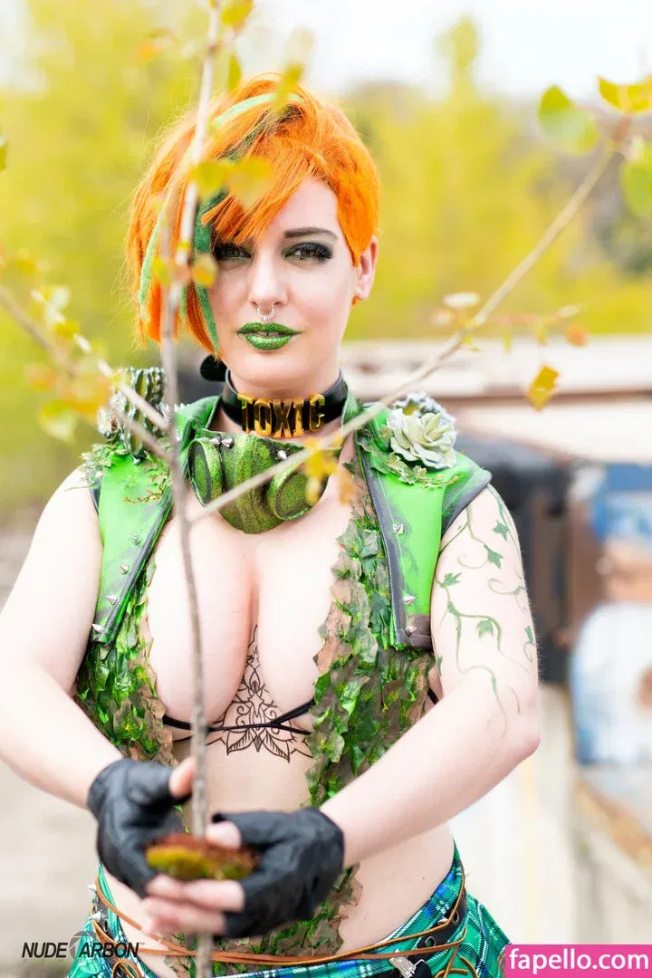 LisaLouWho Onlyfans Photo Gallery 