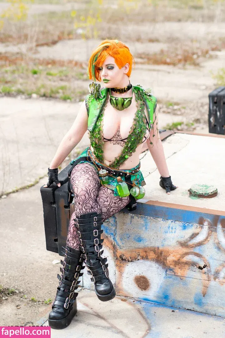 LisaLouWho Onlyfans Photo Gallery 