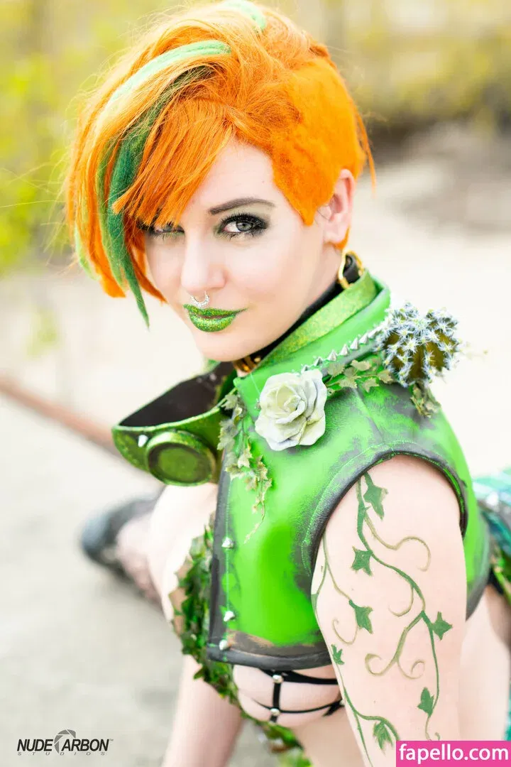 LisaLouWho Onlyfans Photo Gallery 