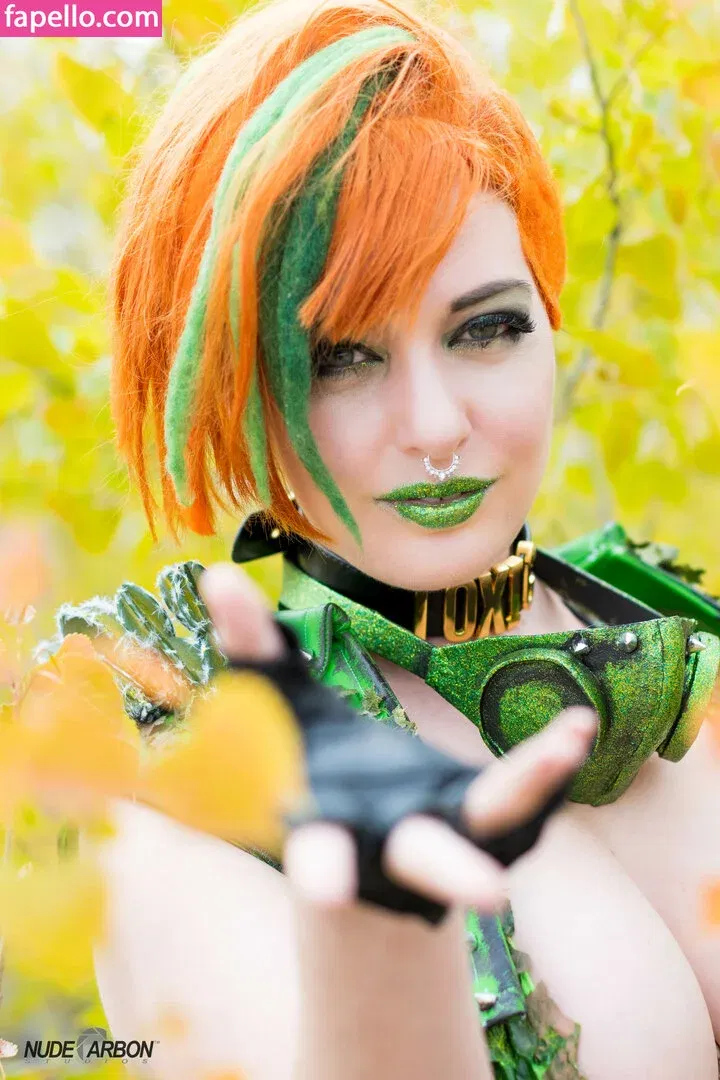 LisaLouWho Onlyfans Photo Gallery 