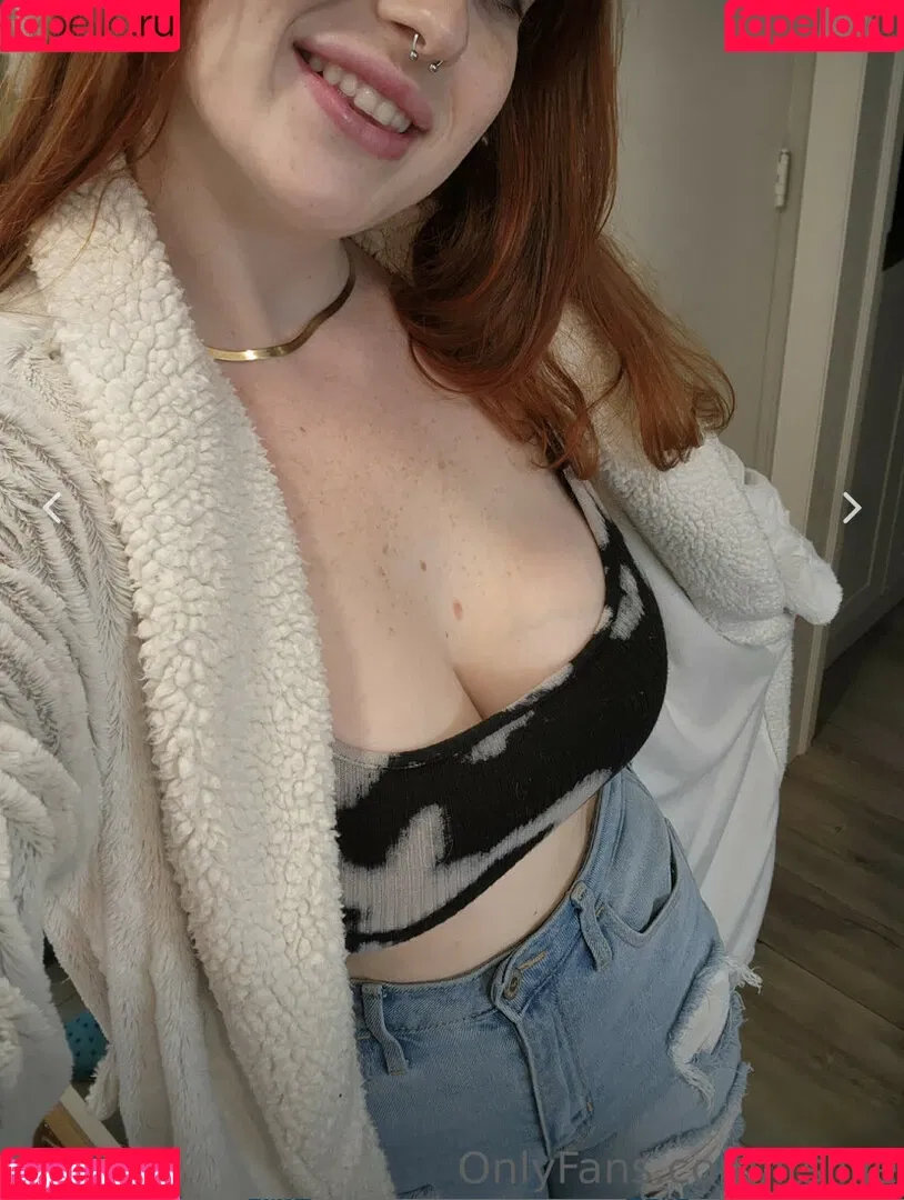 itslille Onlyfans Photo Gallery 