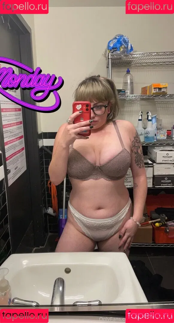 crystal2086bella Onlyfans Photo Gallery 