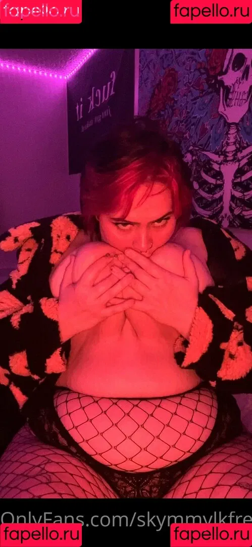 skymmylkfree Onlyfans Photo Gallery 
