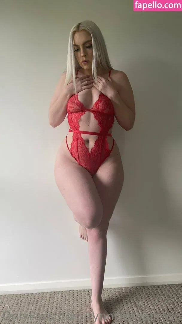 tynnillerobinson Onlyfans Photo Gallery 