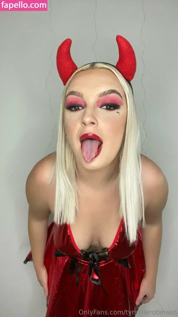 tynnillerobinson Onlyfans Photo Gallery 