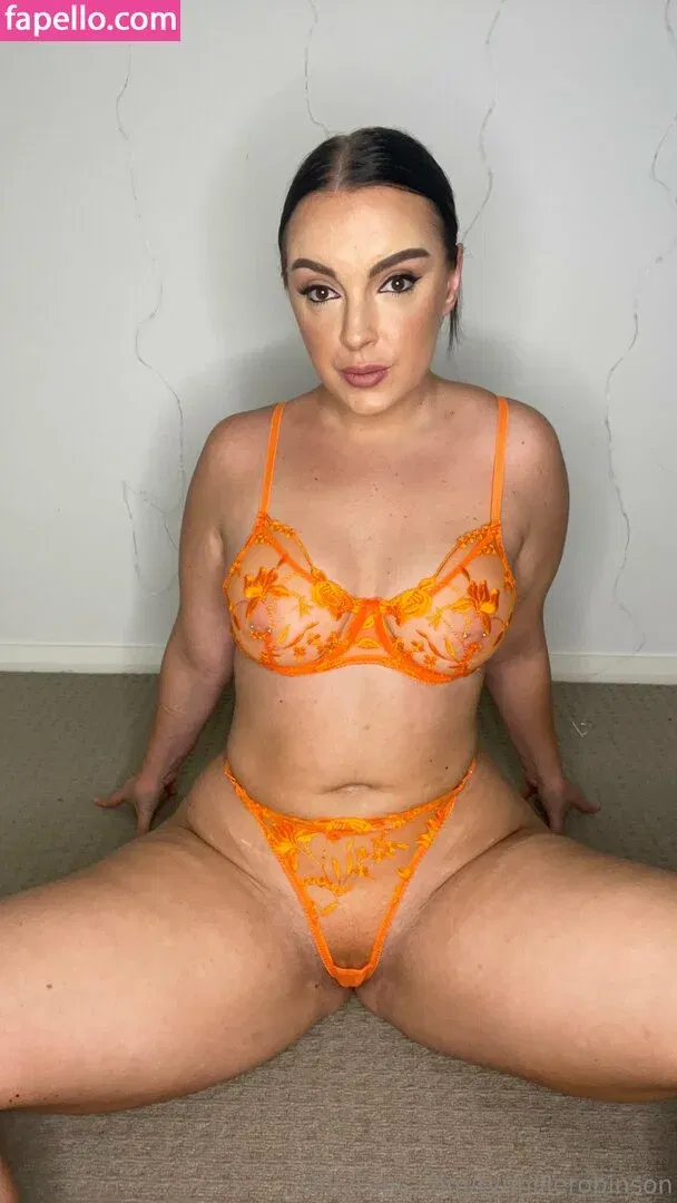tynnillerobinson Onlyfans Photo Gallery 