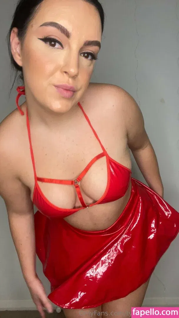 tynnillerobinson Onlyfans Photo Gallery 