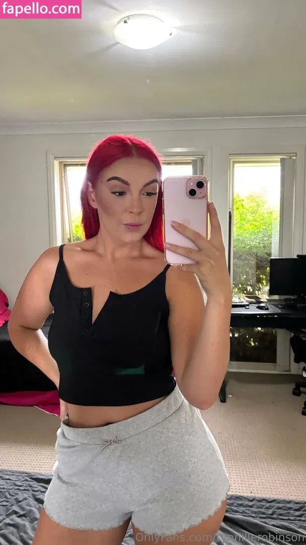 tynnillerobinson Onlyfans Photo Gallery 