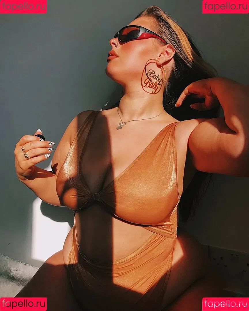 Holly Marston Onlyfans Photo Gallery 