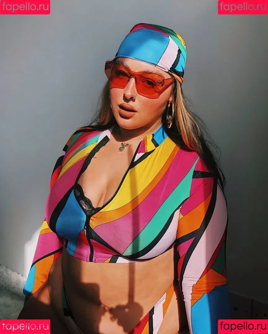 Holly Marston Onlyfans Photo Gallery 