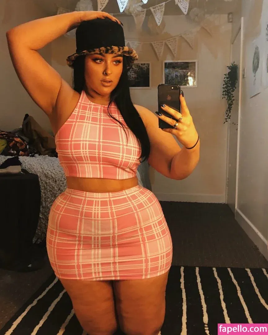 Holly Marston Onlyfans Photo Gallery 