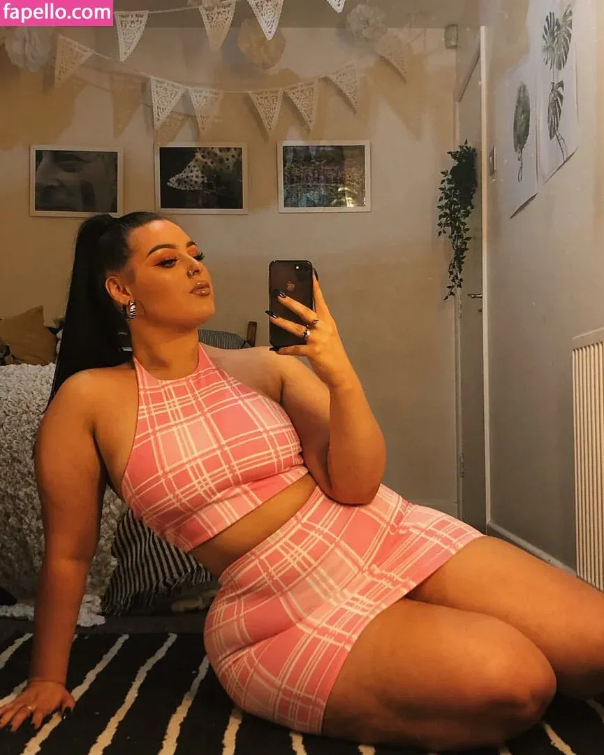 Holly Marston Onlyfans Photo Gallery 