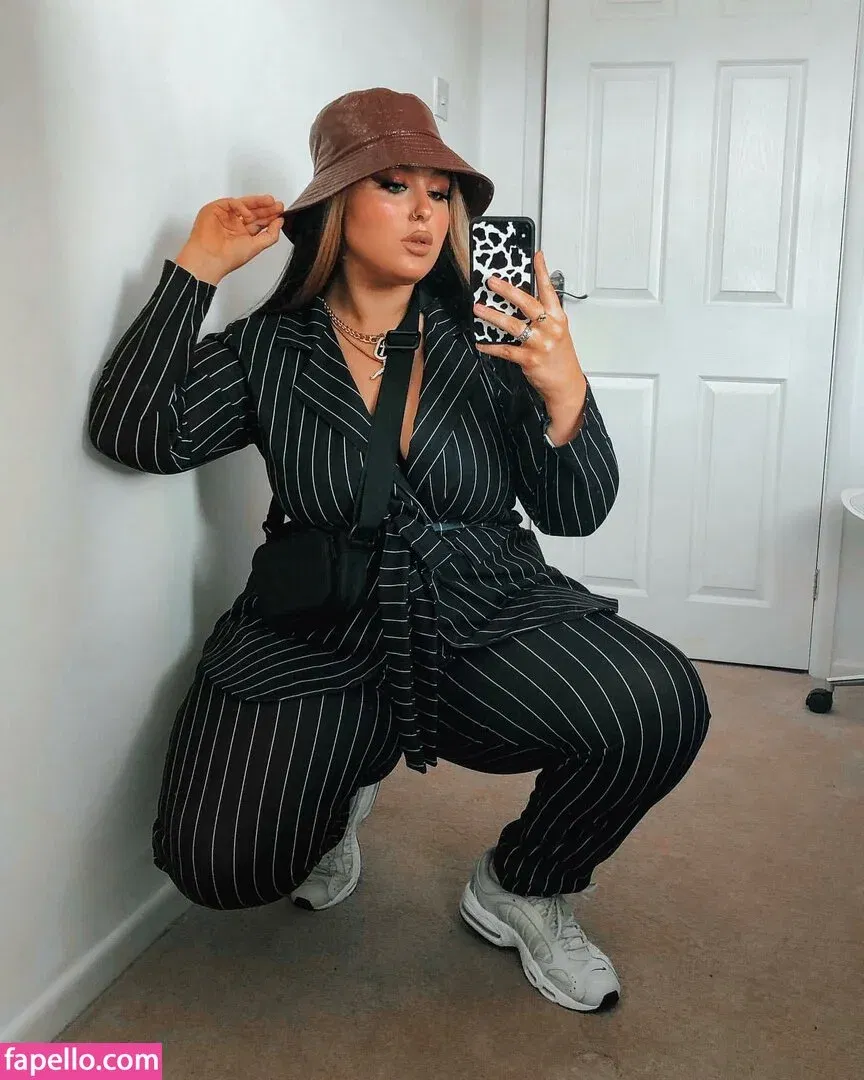 Holly Marston Onlyfans Photo Gallery 