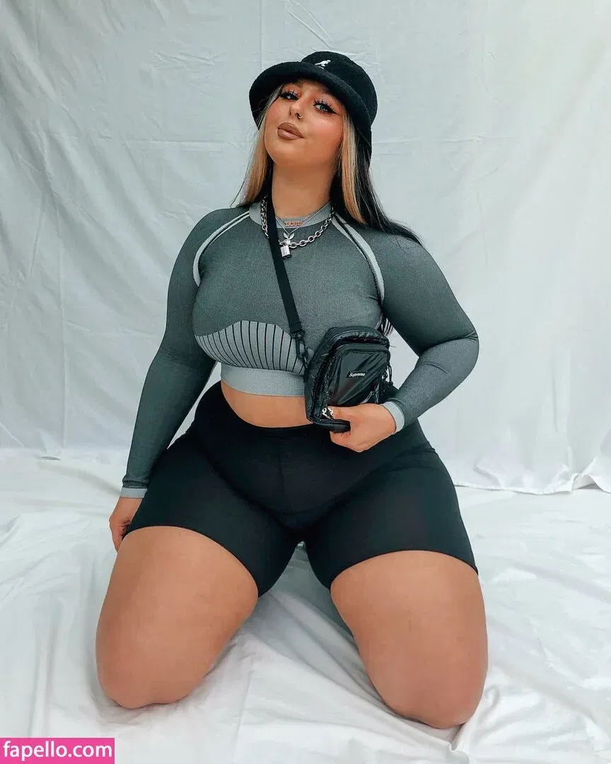 Holly Marston Onlyfans Photo Gallery 