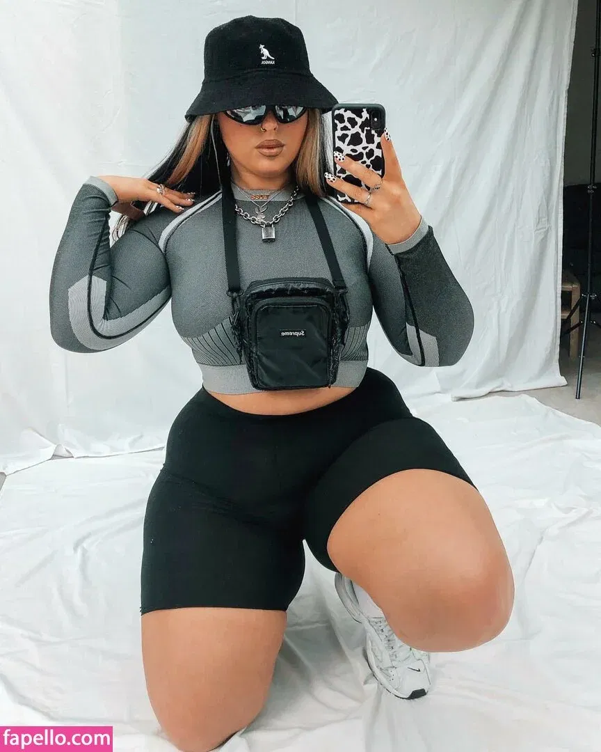 Holly Marston Onlyfans Photo Gallery 