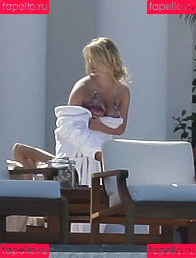 Jessica Simpson Onlyfans Photo Gallery 
