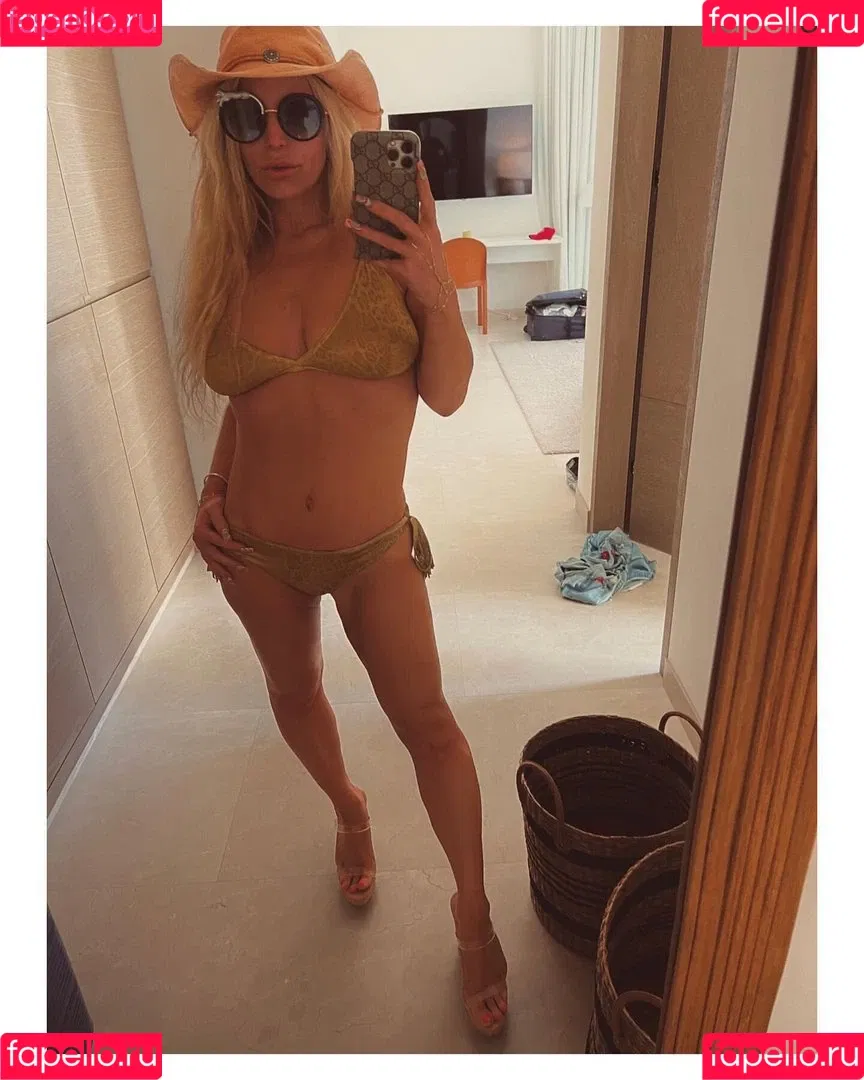 Jessica Simpson Onlyfans Photo Gallery 