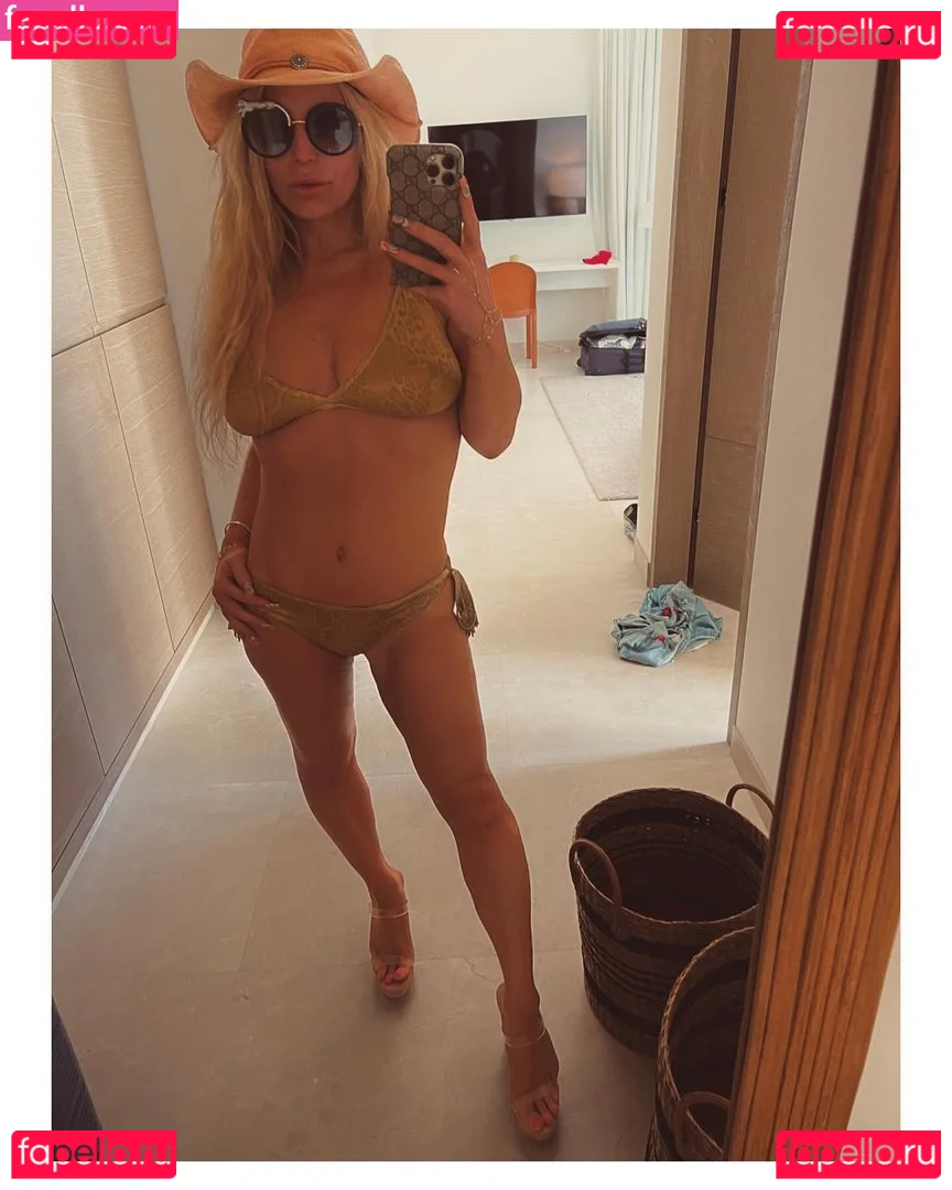 Jessica Simpson Onlyfans Photo Gallery 