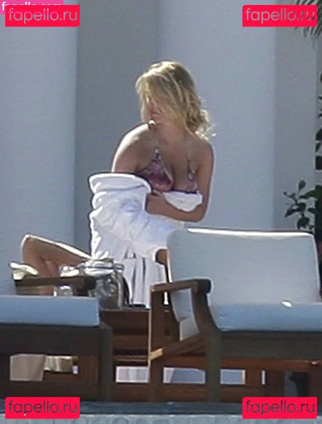 Jessica Simpson Onlyfans Photo Gallery 