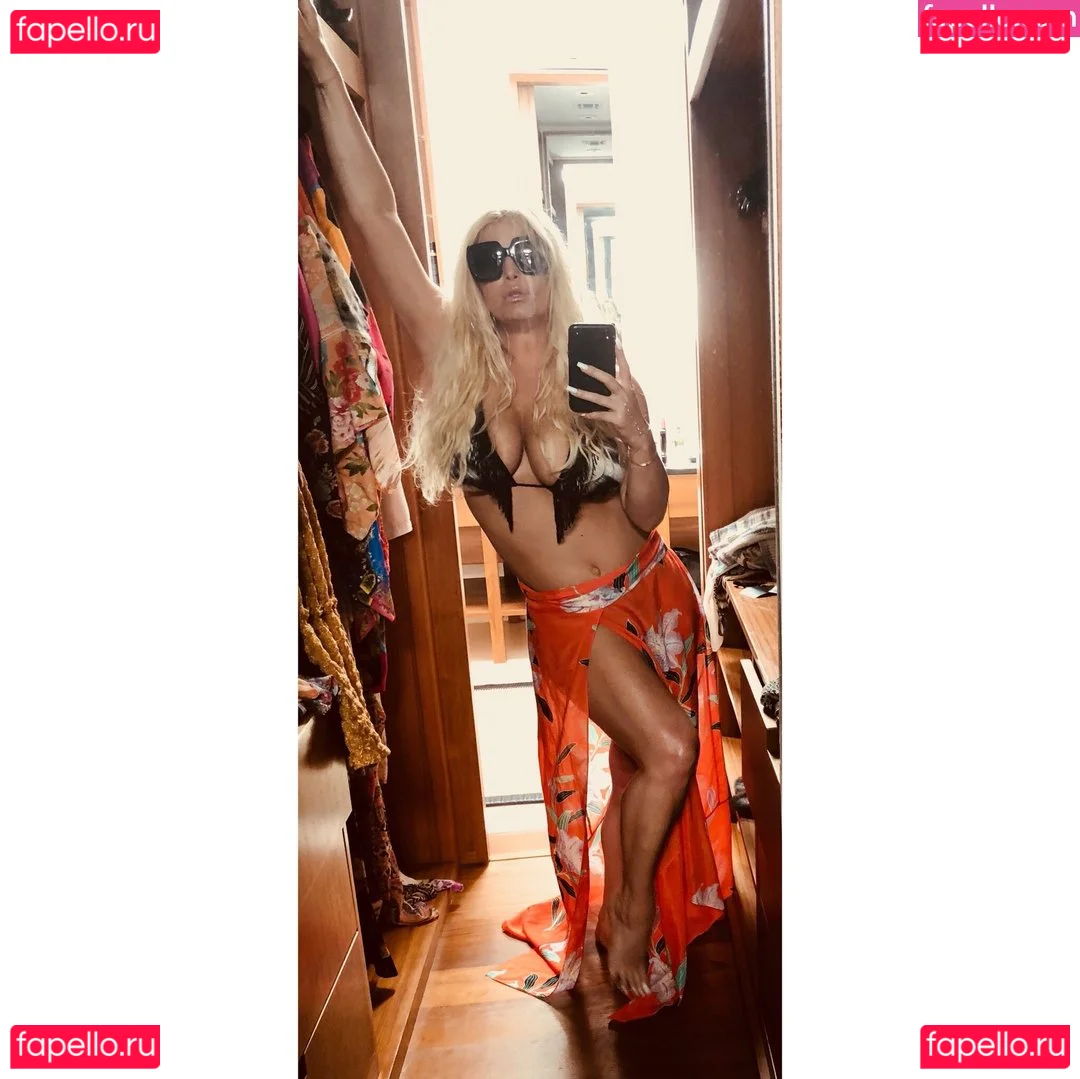 Jessica Simpson Onlyfans Photo Gallery 